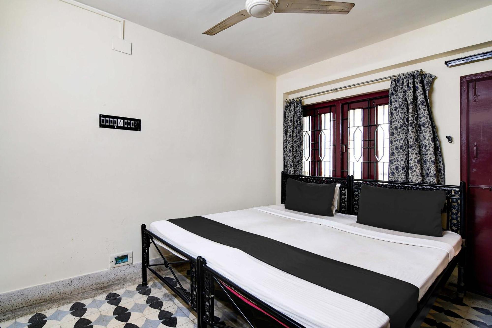 Oyo Simplex Guest House Behala Колката Екстер'єр фото