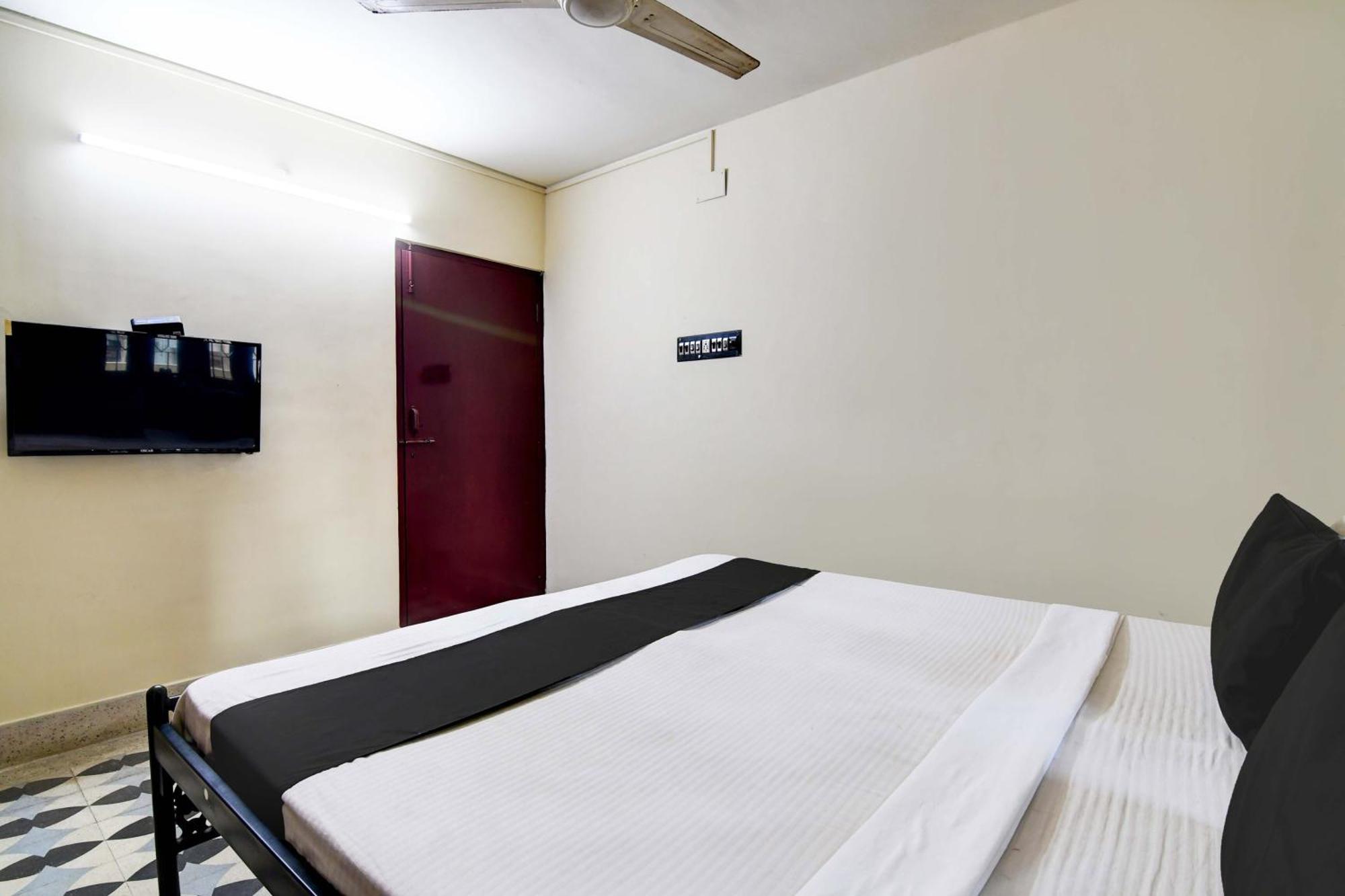 Oyo Simplex Guest House Behala Колката Екстер'єр фото