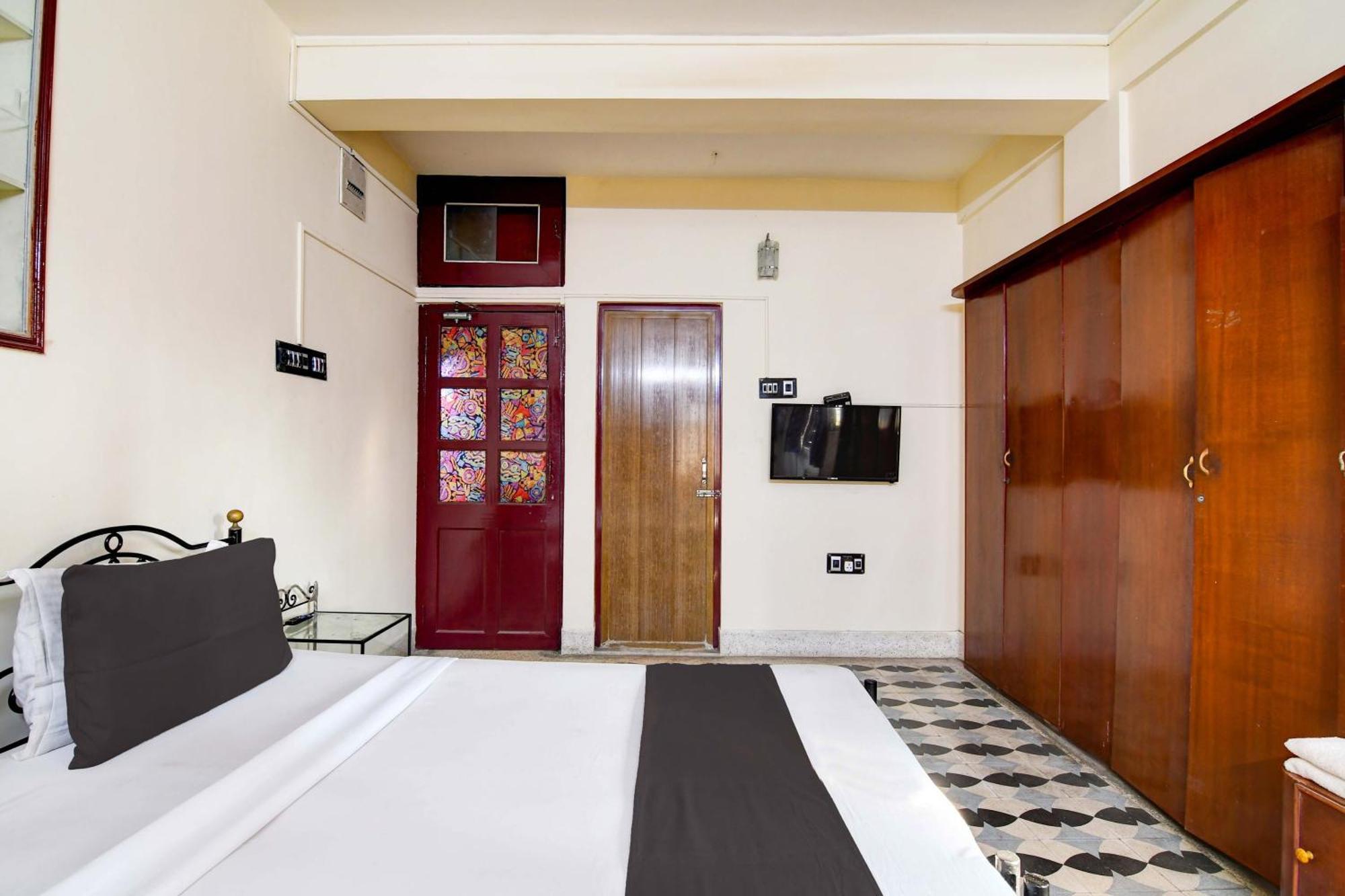 Oyo Simplex Guest House Behala Колката Екстер'єр фото